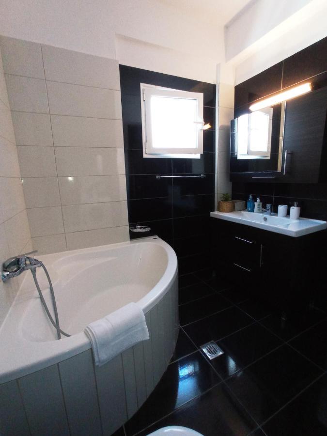 Amare Luxury Living Villa Волос Екстериор снимка